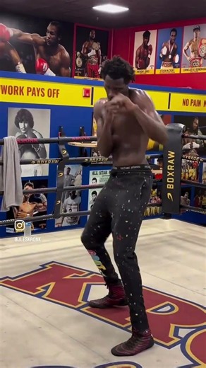 KRONK Amateur, Ishmael Riley training with Coach James Lester Jr 👊🏽💥 #kronk #fundamentals
