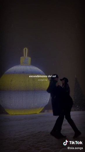 is coming... #parati #sia #foryou #fypシ #fyp #snowman #christmas #navidad #fypage #fyp #fyp