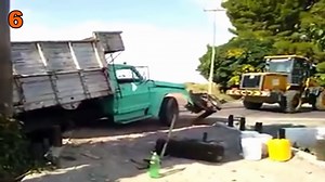 Truck Fails Top 10 Compilation #10 (1)