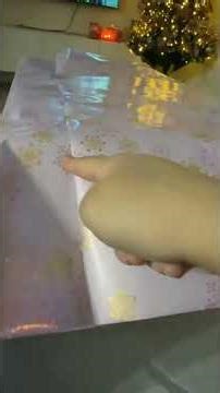 Tutorial de como envolver un regalo, fácil y rápido. TIKTOK;@rubeliseliana_