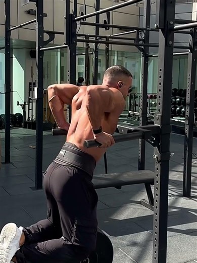 WEIGHTED DIP WORKOUT😈