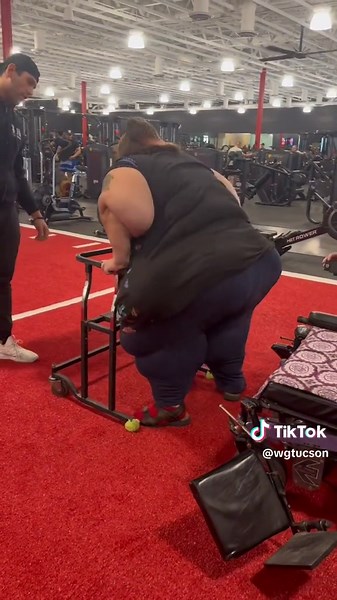 From 600 lbs to taking strides: Witness Shannon's awe-inspiring transformation at World Gym Tucson! 🌟 For Shannon, once featured on the @tlc show 'My 600-Lb Life,' her journey from 600 lbs began with a single step. A step filled with courage, hope, and an unyielding spirit to transform. Do you ever feel like your fitness goals are just out of reach? Like no matter how hard you try, the journey seems endless? Shannon felt the same, but she chose to fight back, dedicating 30 minutes a day, three 