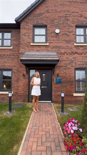 🏡 Welcome to the Turnberry 🛋️ Living room and study 🍽️ Open plan kitchen/diner with utility 🛏️ 4 spacious bedrooms Take a guided tour ➡️ #CharlesChurchHome #CharlesChurchLife #CharlesChurchTurnberry #CharlesChurch #HomeTour #HouseTour | Charles Church
