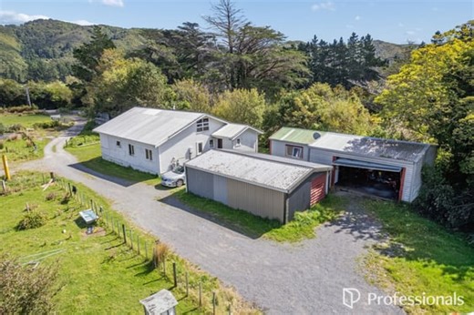 120 Upper Fitzherbert Road, Wainuiomata, Lower Hutt, Wellington