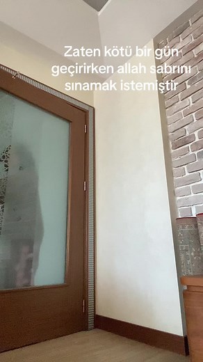 Aslında kapı benle flört ediyo ama yanlış zaman be gülüm #fyp