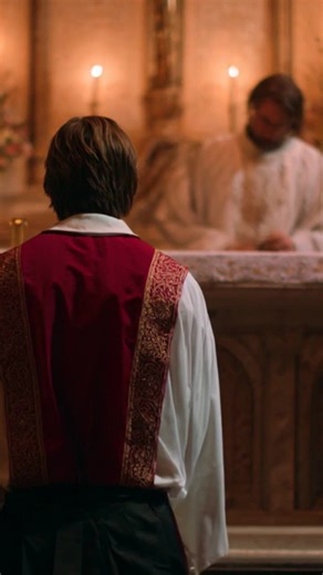 Πώς να ξεκινήσετε τη νέα χρονιά σωστά ως Χριστιανοί 🌅✝️ Αυτή τη νέα χρονιά, ας ανακαλύψουμε πώς μπορούμε να δημιουργήσουμε πνευματικά θεμέλια στη ζωή μας! Μέσα από την εξομολόγηση, τη Θεία Κοινωνία και την ευλογία του πνευματικού μας, θα μπορέσουμε να ενισχύσουμε τη σχέση μας με τον Χριστό. Αντί να θέσουμε απλούς στόχους, ας στραφούμε στη χάρη του Θεού. Δείτε πώς η πνευματική μας πορεία είναι η πραγματική αλλαγή! Θυμηθείτε, η καλύτερη απόφαση είναι να ζήσουμε κοντύτερα στον Χριστό από χθες. #Χρ