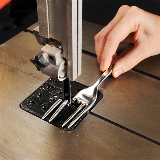 Transform a kitchen fork into a gorgeous hair piece