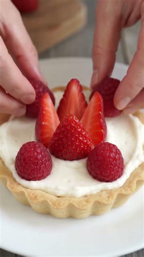 classic mixed berry tart 🔥🔥❤️