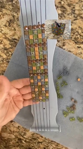 Using 2-hole beads on your Jewel Loom Bead Loom adds that extra flair of uniqueness to your handmade jewelry designs. Get 3 FREE Seed Bead Patterns when you sign up for the Jewel Loom Newsletter. https://f.mtr.cool/elyzjxmdsj | JEWEL LOOM | Facebook