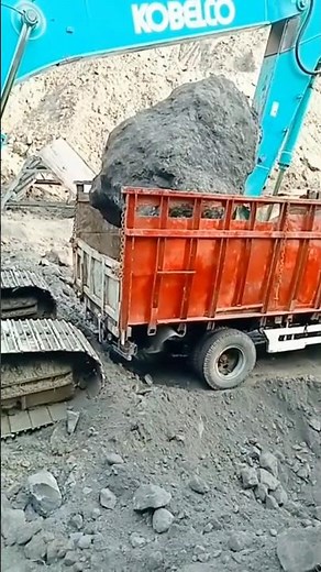 Giant Rock vs Small Truck! Extreme Loading 😱🪨 #shortvideo