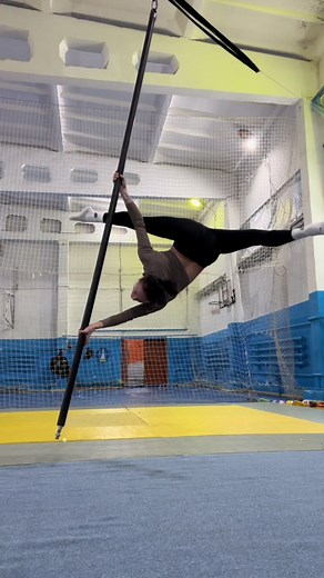 #flyingpole #aerialpole #aerialacrobatics