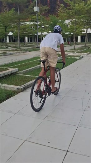 Mastering Road Bike Skids: Techniques and Tips