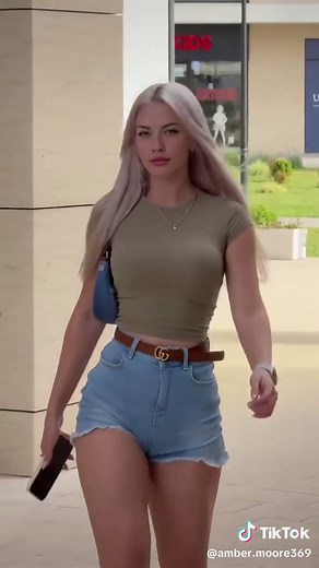 Discover the Beauty of Amber Moore in Miami