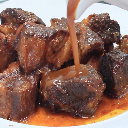 SLOW COOKER ASIAN BARBECUE RIBS RECIPE HERE >> https://goo.gl/P6Rujr | Love Bakes Good Cakes