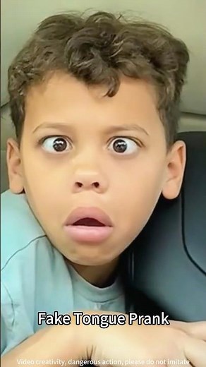 Fake tongue prank#baby #funny #kids #prank #faketongue #fake #humor #jajaja