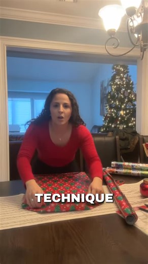 Erica Villani on Instagram: "The TECHNIQUE that goes into wrapping presents, though! Just like with fitness, we all need to learn techniques in our fitness process to help us succeed, too! We have an entire technique library in our membership so you can master the things you are struggling with, too💃🏻 Use the code “HOLIDAY” when you sign up for our membership (Link in bio ) for our $14.99 holiday pricing. Our gift to YOU✨ This one is wrapped in lots of love, instead of wrapping paper 😉"
