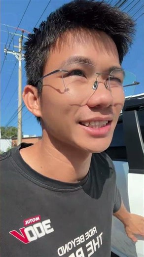 The gas station owner chose engine oil for Ford #castrol