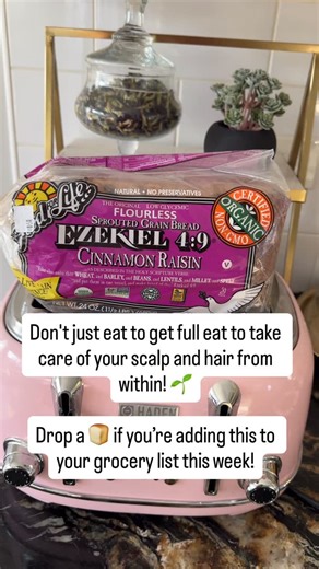 Jasmine Williams on Instagram: "Let’s talk about BREAD and our EDGES. 🗣️ We usually think of bread as just a carb, but if you’re eating Ezekiel bread, you’re actually eating fuel. Because it’s sprouted, this bread gives you a complete protein profile containing all nine essential amino acids. Why does that matter? Because our hair is made of protein! When you switch from processed white bread to sprouted grain bread, you aren’t just filling your stomach you are feeding your scalp follicles. Wha