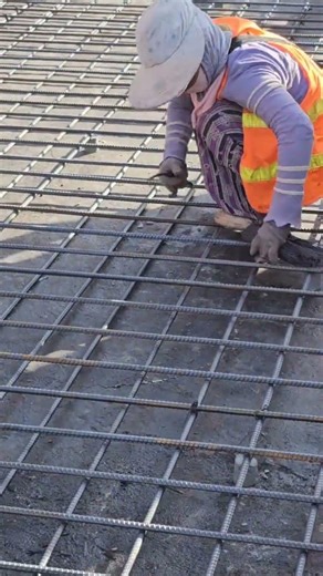 The "Skill" Angle: Real Skill: Watching Master Ironworkers at Work 🦾 #shorts #construction