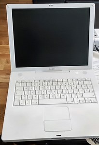 Retro Apple Ibook G4 laptop A1055