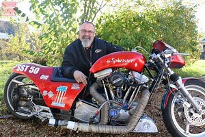 La Chapelle-sur-Oudon. Dominique Bourron, passionné de moto et de vitesse. Sport