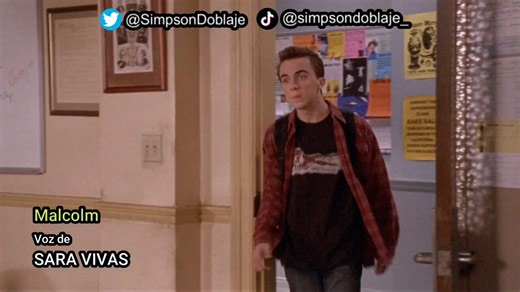 En el doblaje de la serie «Malcolm in the Middle», Sara Vivas (Bart Simpson) dobló a Malcolm durante las seis primeras temporadas.En la séptima y última temporada, Álvaro de Juan la sustituyó porque el actor original ya había crecido y se eligió una voz más acorde a su madurez.