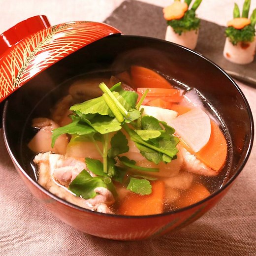 お餅食べすぎ注意！お雑煮 作り方・レシピ | クラシル