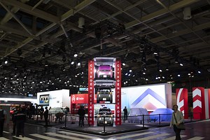 Salons et événements auto 2025 : le guide complet (calendrier, tarifs, infos pratiques)