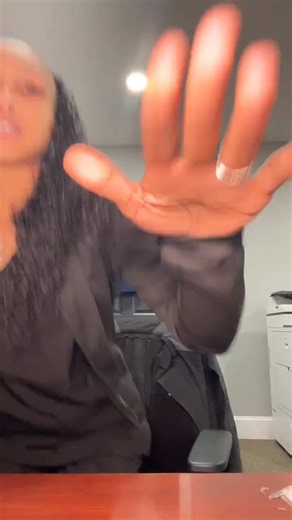 If you’re dealing with thinning, breakage, or hair that won’t grow past a certain point… You know the feeling. 😣 The way you angle your head in pictures. The way you keep your hair in the same “safe” style. The way it quietly chips at your confidence — even when you try to act unbothered. For women, our hair is not just hair. It’s our crown. Our beauty. Our expression. Our identity. And when it starts thinning, shedding, or refusing to grow… it feels personal. If you’ve been: • Stuck at the sam