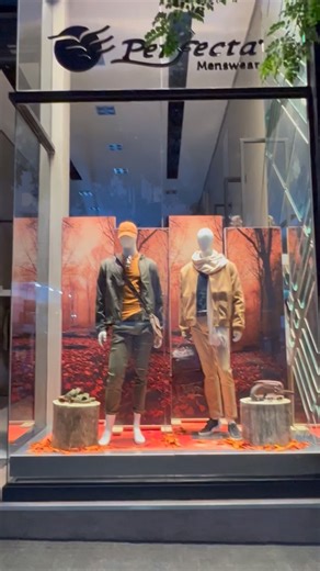 Lilian Monteiro | Visual Merchandising on Instagram: "Quer saber como é o processo de instalação de um projeto de vitrine, depois que ele passou pela criação , aprovado e execução?! Vem comigo nesse vídeo, que vou te mostrar todos os detalhes!! #vm #visualmerchandising #varejo2026 #vitrine #projetovitrine"