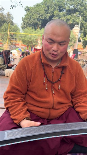 Bodhgaya is one of the most important and sacred Buddhist pilgrimage center in the world. Offering generosity at the Mahabodhi Temple in Bodhgaya is believed to generate immense merit, purify negative karma, and help cultivate a selfless, non-attached mind. This act supports the Sangha, fosters compassion, and is said to bring peace, emotional well-being, and future prosperity. #春旅先取りキャンペーン #春旅先取りキャンペーンホテル #春旅先取りキャンペーンチケット 🙏