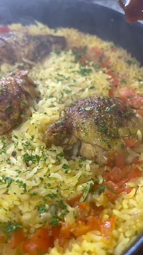 2.7M views · 99K reactions | When in dinner doubt, one pot it out. This one pot chicken and rice is one of my dinner staples from the “Dinner With a Smile” E-Book. It’s also currently on sale with a shopping list and detailed instructions on how to make this dish. Click the link below to purchase. | ChefKeysh | Facebook