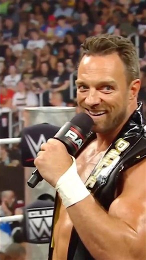SAY IT EVEN LOUDER LA! 🔥🎤 #WWERaw