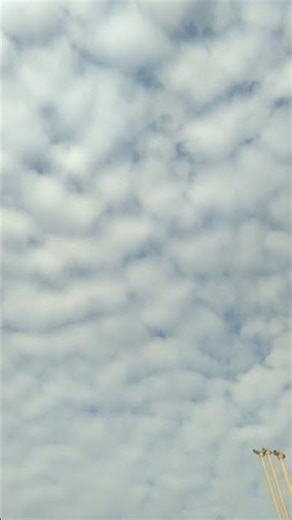 bubble cloud in sky 😲😲😲😲😲😧😦