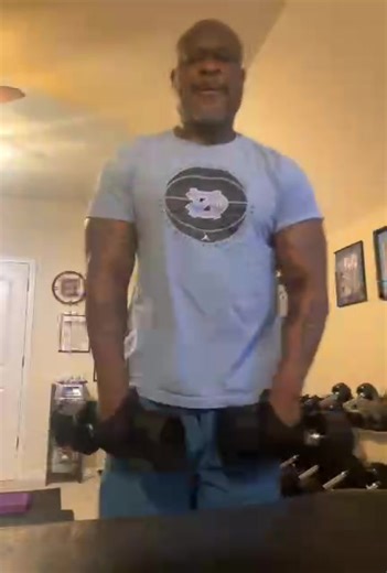 Workout Wednesday grind with www.cl3coaching.com…Shoulders💪🏿