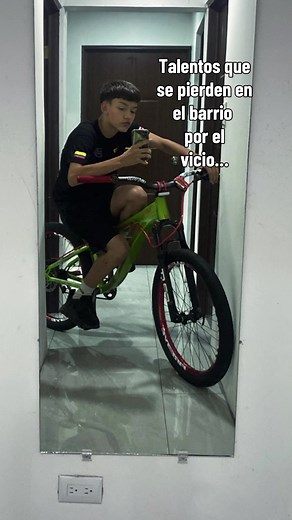 El primero en Salir del Case!❤️‍🔥🎱 #fyp #fomus #muck #bikelife @Castillo Bike Parts @Muck
