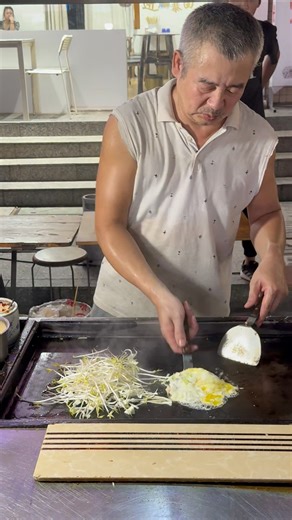 Freshly Made Chinese Noodles on the Street 🇨🇳🍜 #streetfood #noodles #yummyfood | BOB Foodtrip