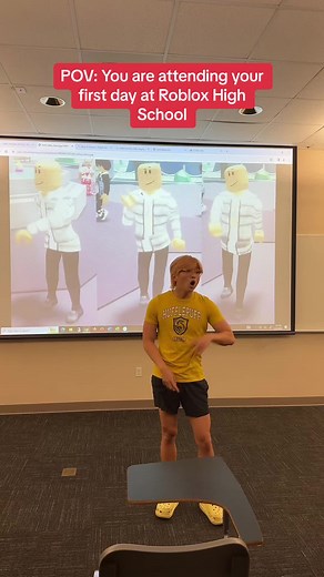 First Day at Roblox High School: Dress to Impress with Pose 28