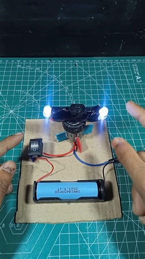 Create a light circle using a DC motor🥰. #dcmotor #diy #tech #youtubeshorts #foryou