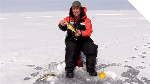 Last day of the season - Ice fishing on Lake St. Clair - Ice fishing tips on tipping