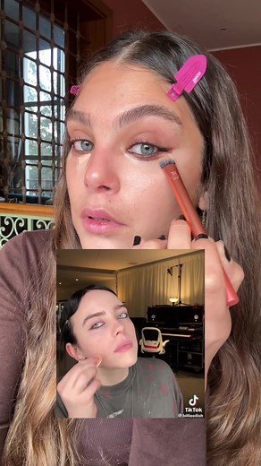 Billie Eilish’s Makeup Routine: Step-by-Step Tutorial