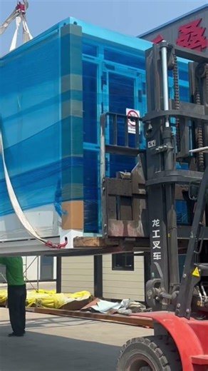 Loading 2 sets 20ft expandable Container house ship to Europe