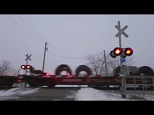 CSX 5206 Leads Manifest North | Lock 2 Rd. Railroad Crossing, Botkins, OH