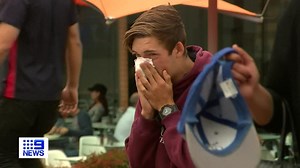 Asthma and hay fever sufferers are being warned to stay indoors as high levels of pollen move across the state. Pollen counts will reach the extreme reading over the weekend, as warmer weather spurs on grass growth. #9News | WATCH LIVE 6pm | 9 News Melbourne