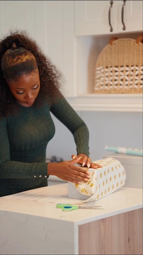 26K views · 846 reactions | Kisimusi yatosvika Manage‍ your subscription payments using your O’mari VISA Cardfor essential subscriptions and services like Starlink✅, Netflix✅ and Spotify✅ ☝️Don’t forget to keep the lights on this festive season by buying your Zesa tokens on *707# #omarihuchi | Kudzai Violet Gwara - KVG | Facebook