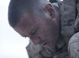 『君の名前で僕を呼んで』などのアーミー・ハマー主演！映画『ALONE／アローン』予告編