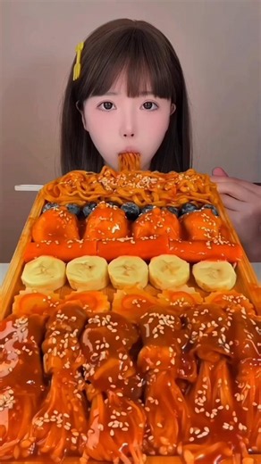 Nongshim Shin Ramyeon Hot Blackbean Ramen & Noodles Mukbang