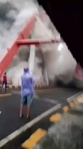 43K views · 345 reactions | Semeru Pyroclastic flow is now reaching 12 km 19 November 2025 @sorotan #semerueruption #semeruvolcano | Yohannes Tyas Galih Jati | Facebook