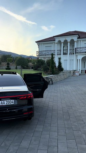Audi S8 Performance and Features Overview