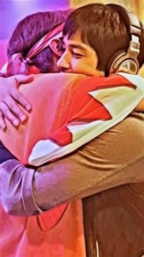 【 Samurai and DJ Share the Most Wholesome Hug Ever 🥷🎧🥹 】SAMURAI SINGER #Japan #SAMURAI #Dj